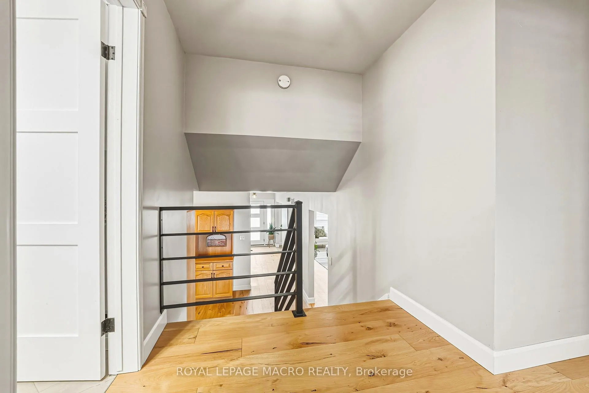 Photo 16 of 103 Empress Avenue, Hamilton, Centremount — HOMEH