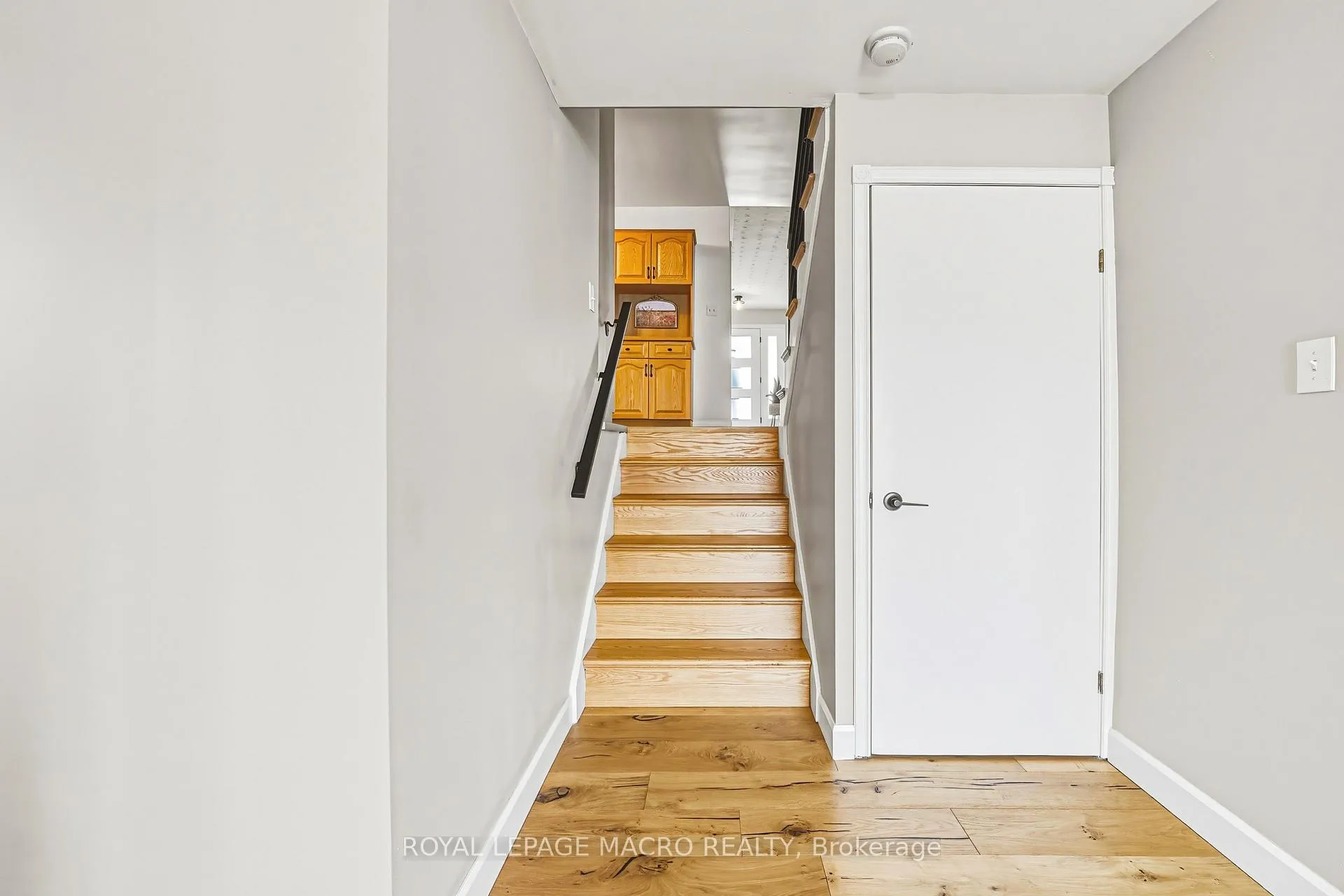 Photo 23 of 103 Empress Avenue, Hamilton, Centremount — HOMEH