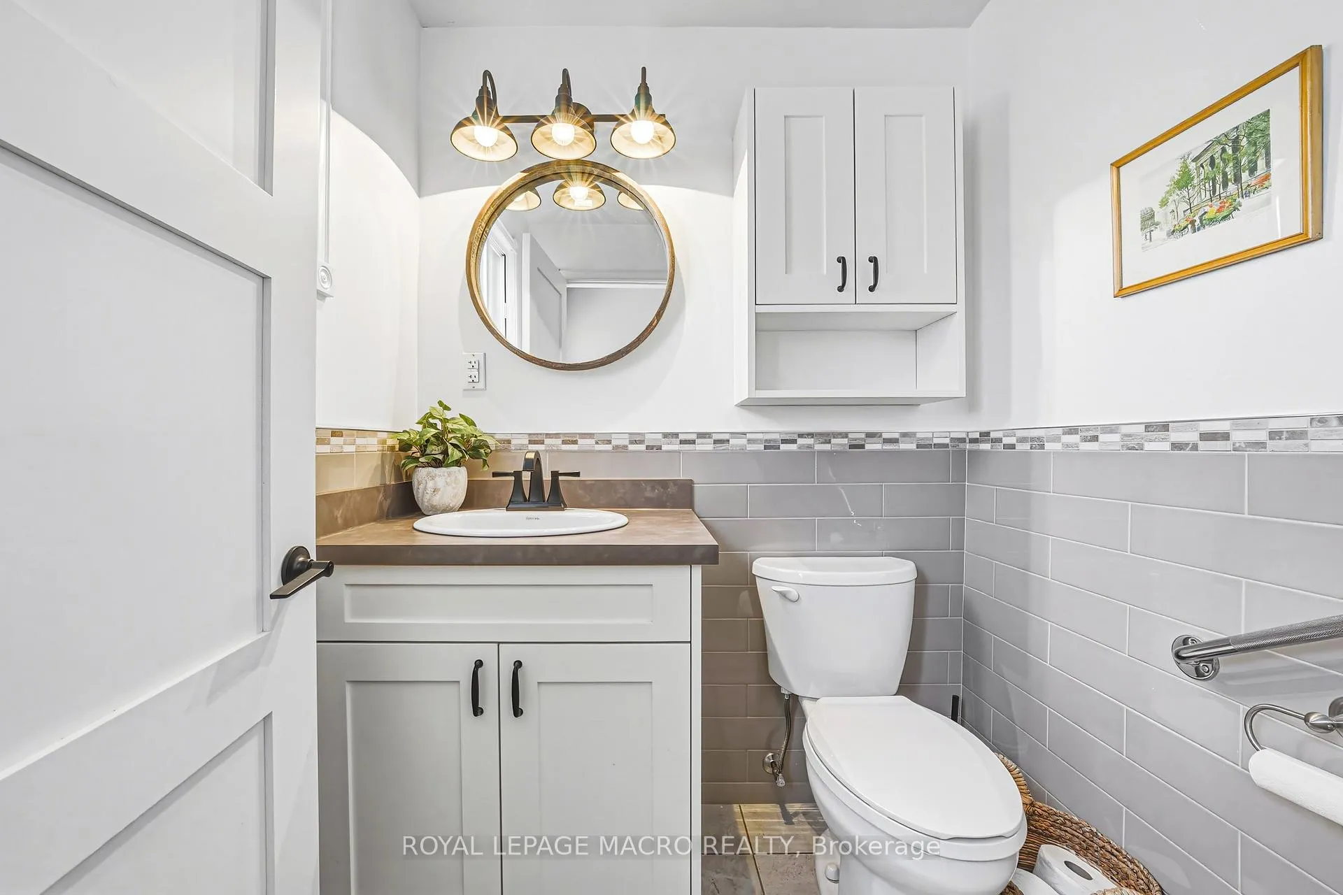 Photo 29 of 103 Empress Avenue, Hamilton, Centremount — HOMEH