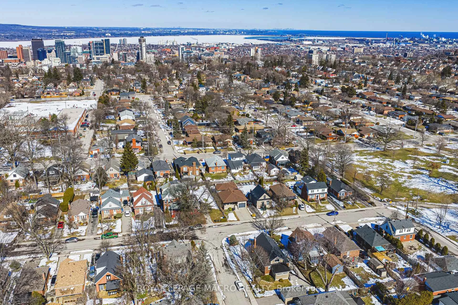 Photo 41 of 103 Empress Avenue, Hamilton, Centremount — HOMEH