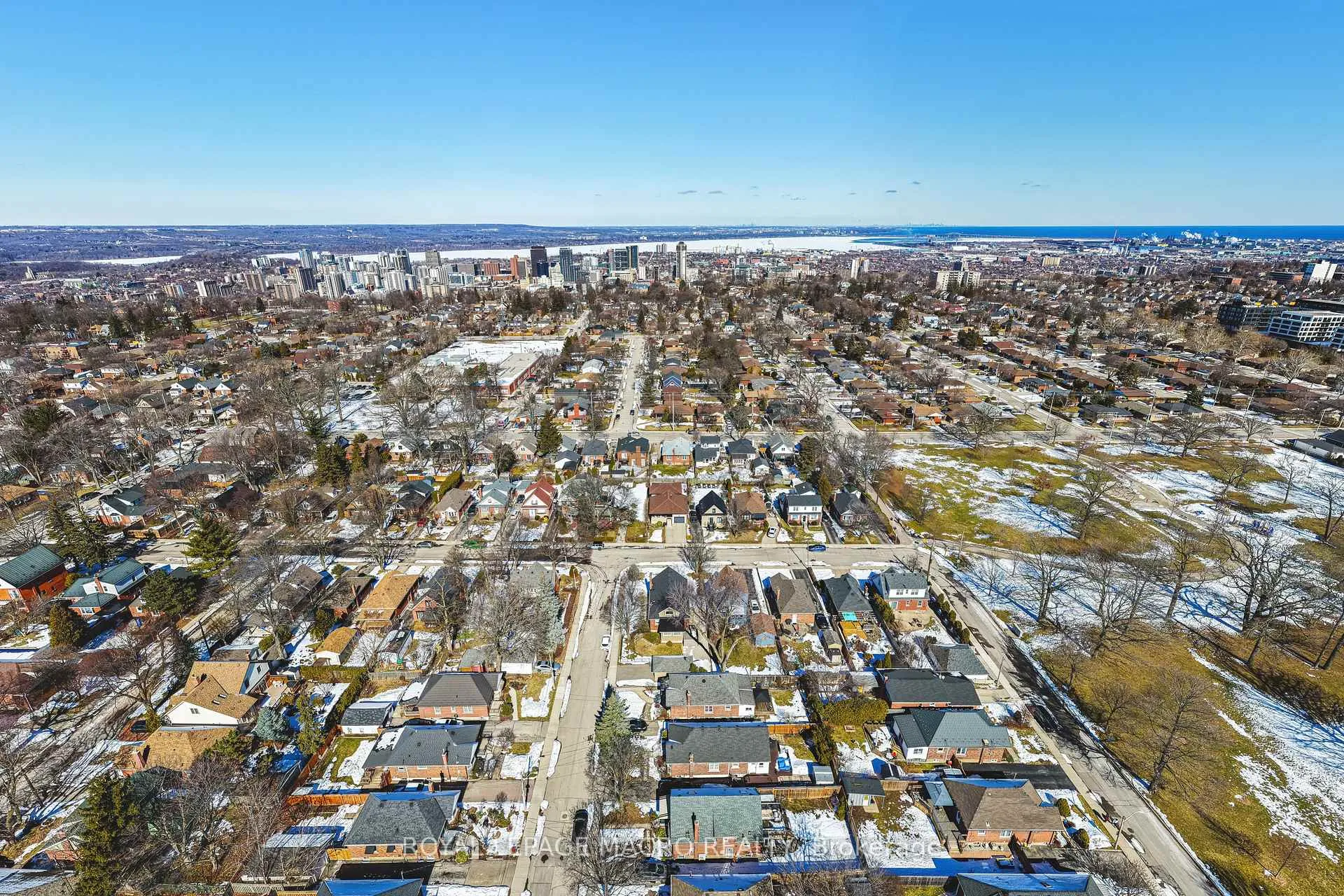 Photo 42 of 103 Empress Avenue, Hamilton, Centremount — HOMEH