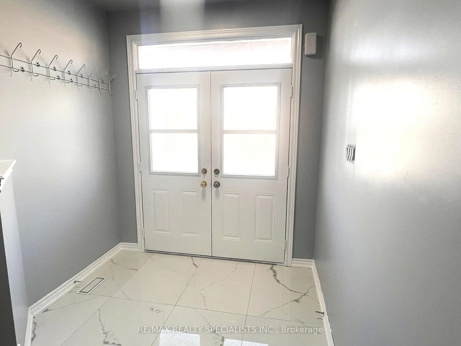 Photo 2 of Unit Upper L, 4 Freedom Oaks Trail, Brampton, Bram East — HOMEH