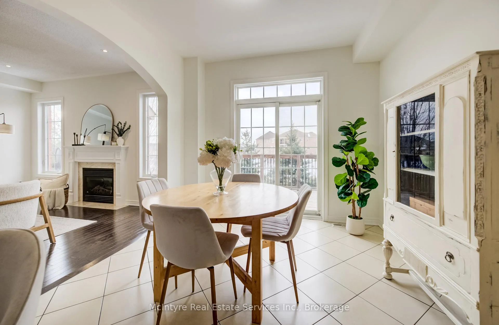 Photo 17 of 50 Naperton Drive, Brampton, Sandringham-Wellington — HOMEH