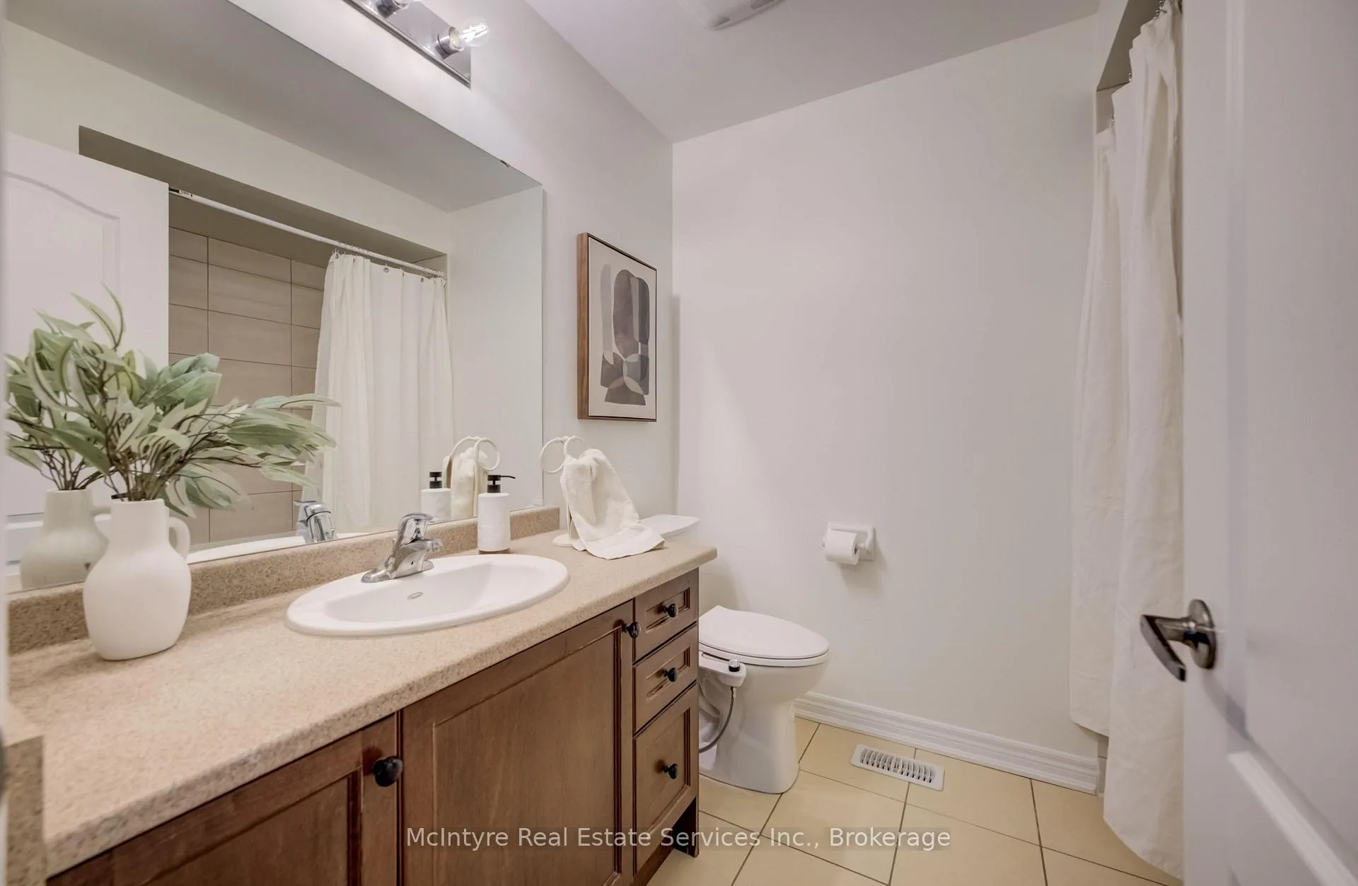 Photo 31 of 50 Naperton Drive, Brampton, Sandringham-Wellington — HOMEH