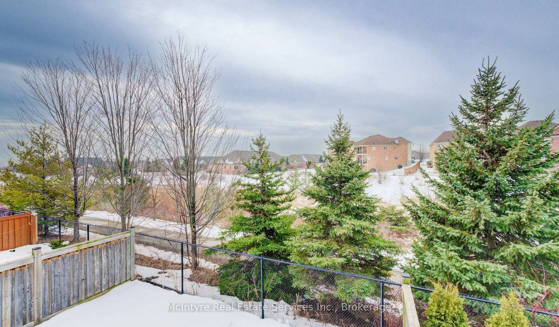 Photo 33 of 50 Naperton Drive, Brampton, Sandringham-Wellington — HOMEH