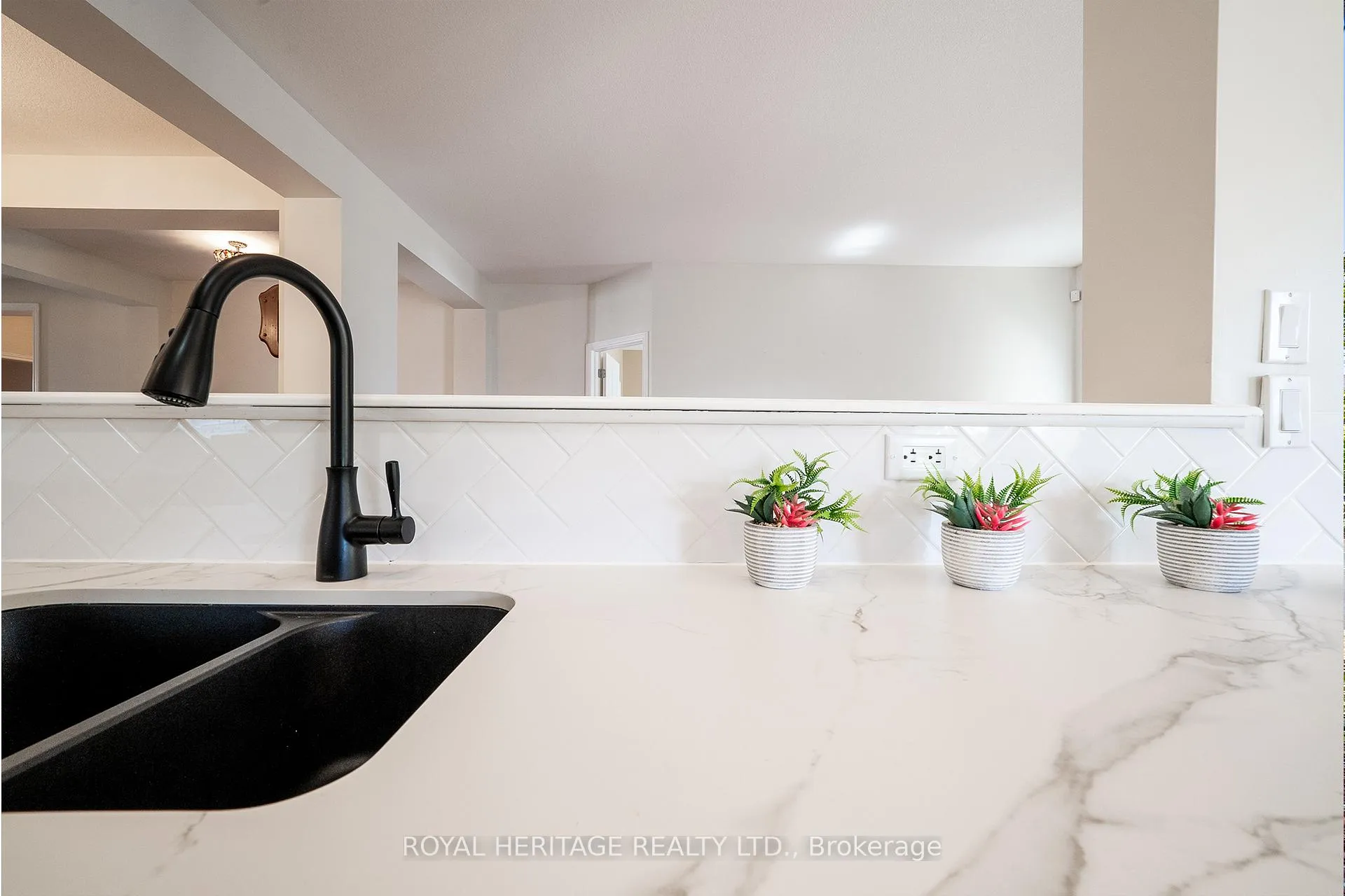 Photo 6 of 58 Elmdale Drive, Prince Edward County, Wellington Ward — HOMEH