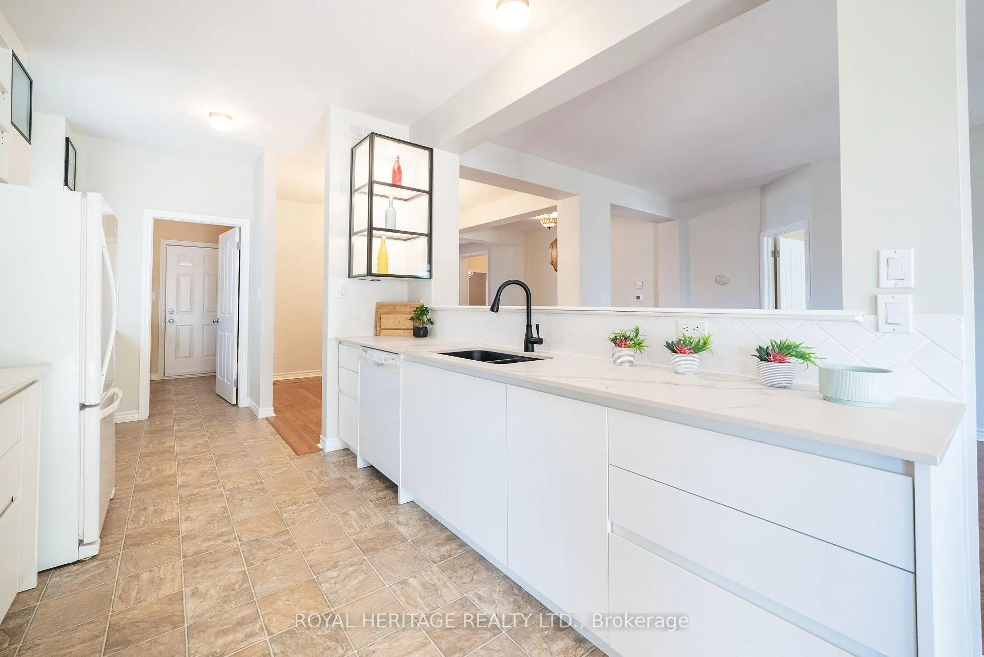 Photo 8 of 58 Elmdale Drive, Prince Edward County, Wellington Ward — HOMEH