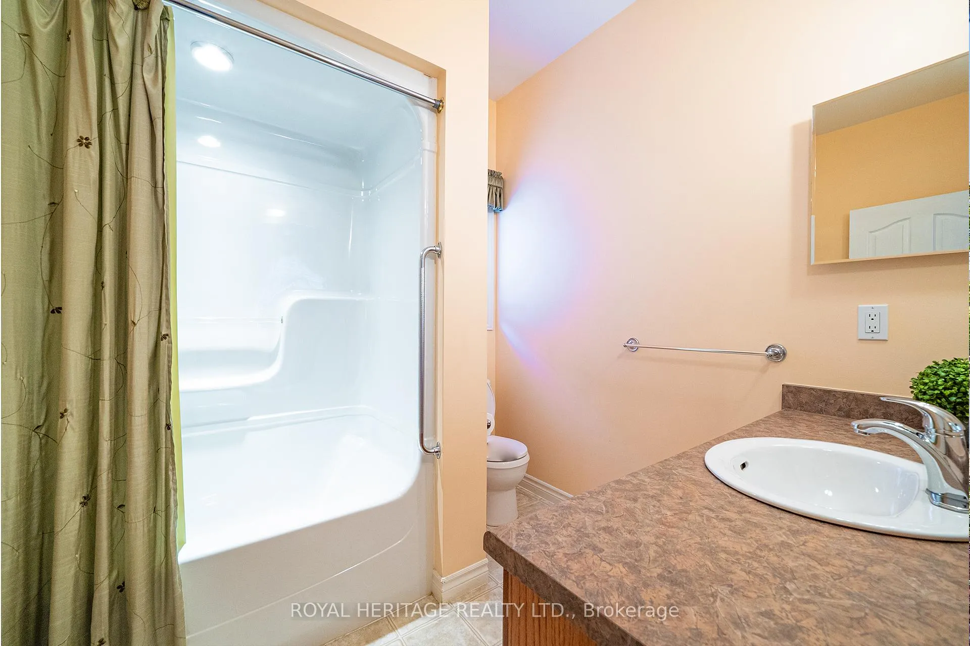 Photo 20 of 58 Elmdale Drive, Prince Edward County, Wellington Ward — HOMEH