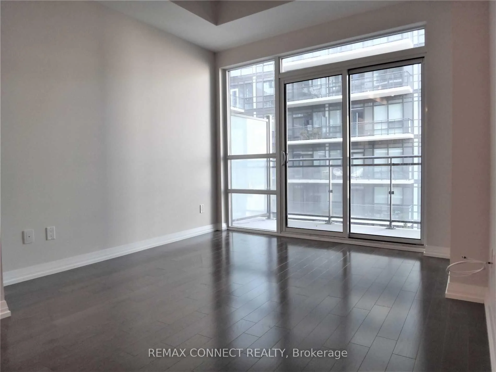 Photo 4 of Unit 819, 460 Adelaide Street E, Toronto, Moss Park — HOMEH