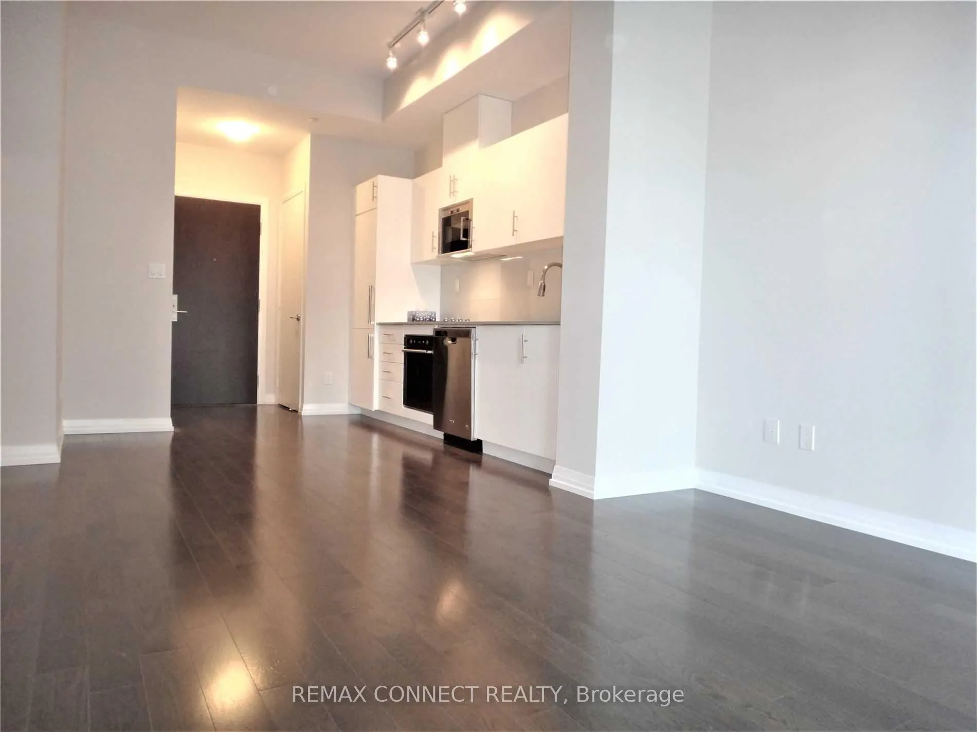 Photo 5 of Unit 819, 460 Adelaide Street E, Toronto, Moss Park — HOMEH