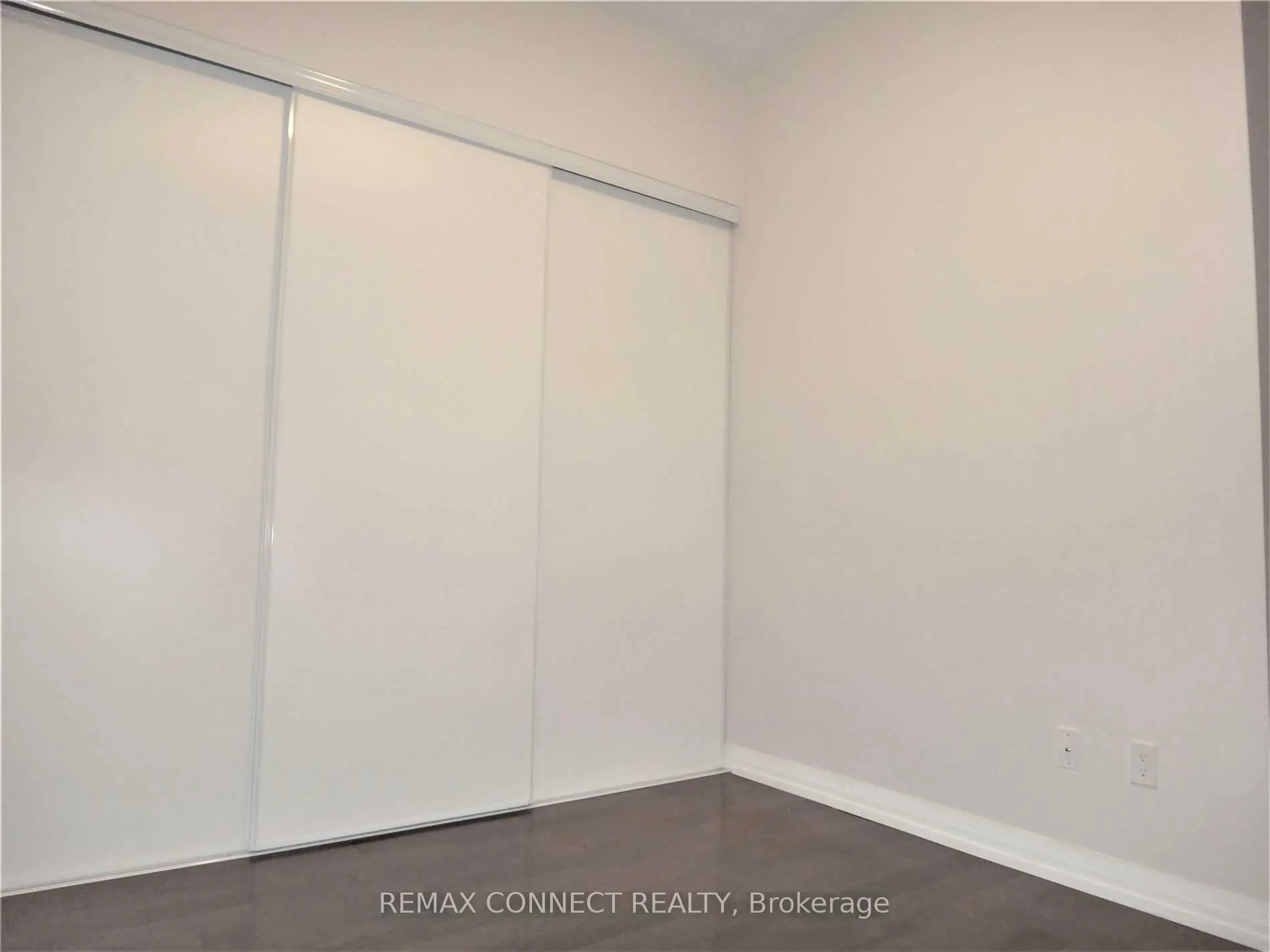 Photo 8 of Unit 819, 460 Adelaide Street E, Toronto, Moss Park — HOMEH