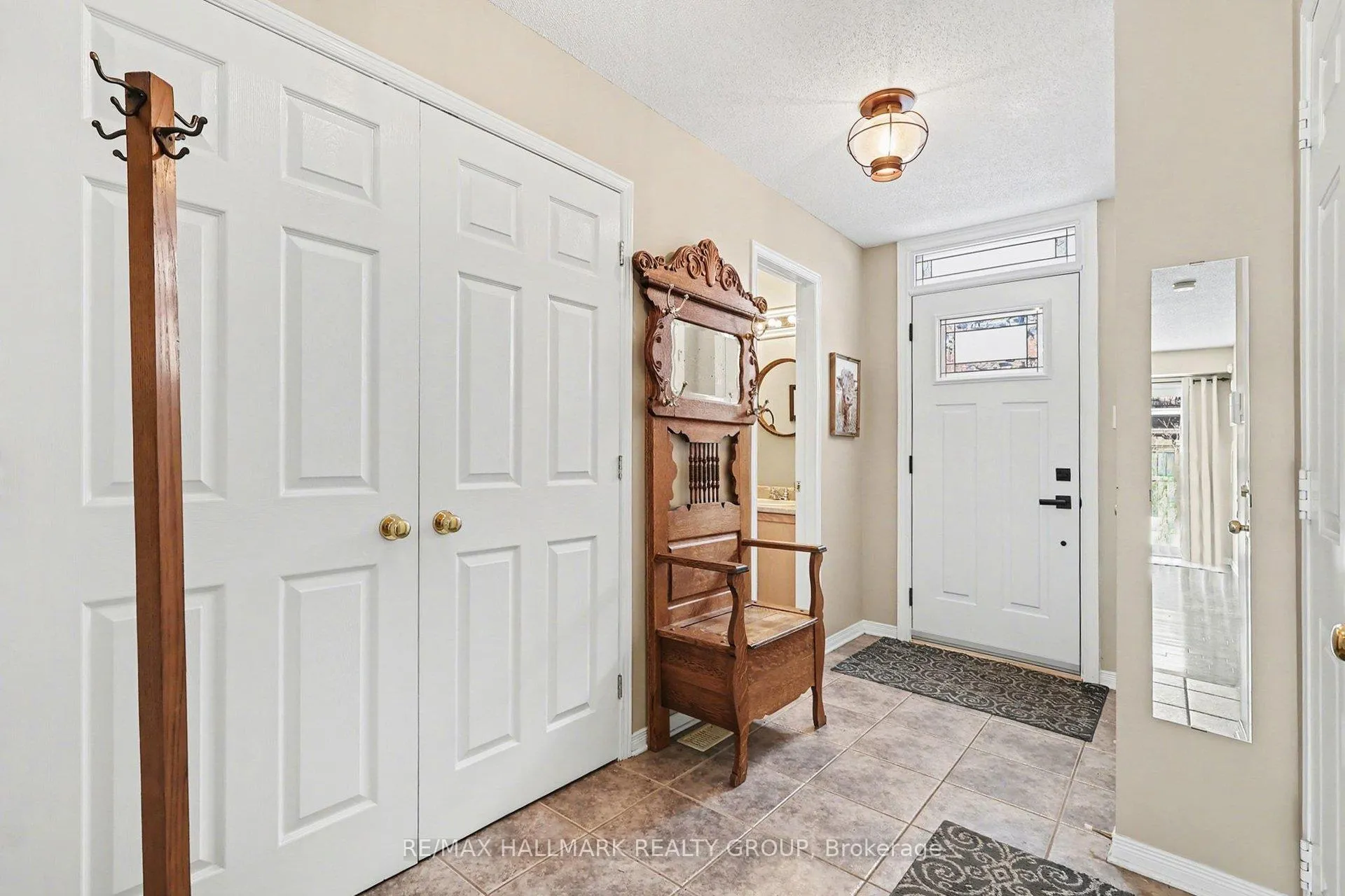 Photo 2 of 78 Jardin Private, Ottawa, Manor Park — HOMEH