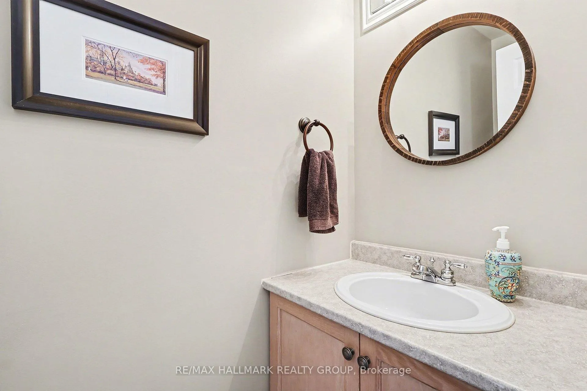 Photo 4 of 78 Jardin Private, Ottawa, Manor Park — HOMEH