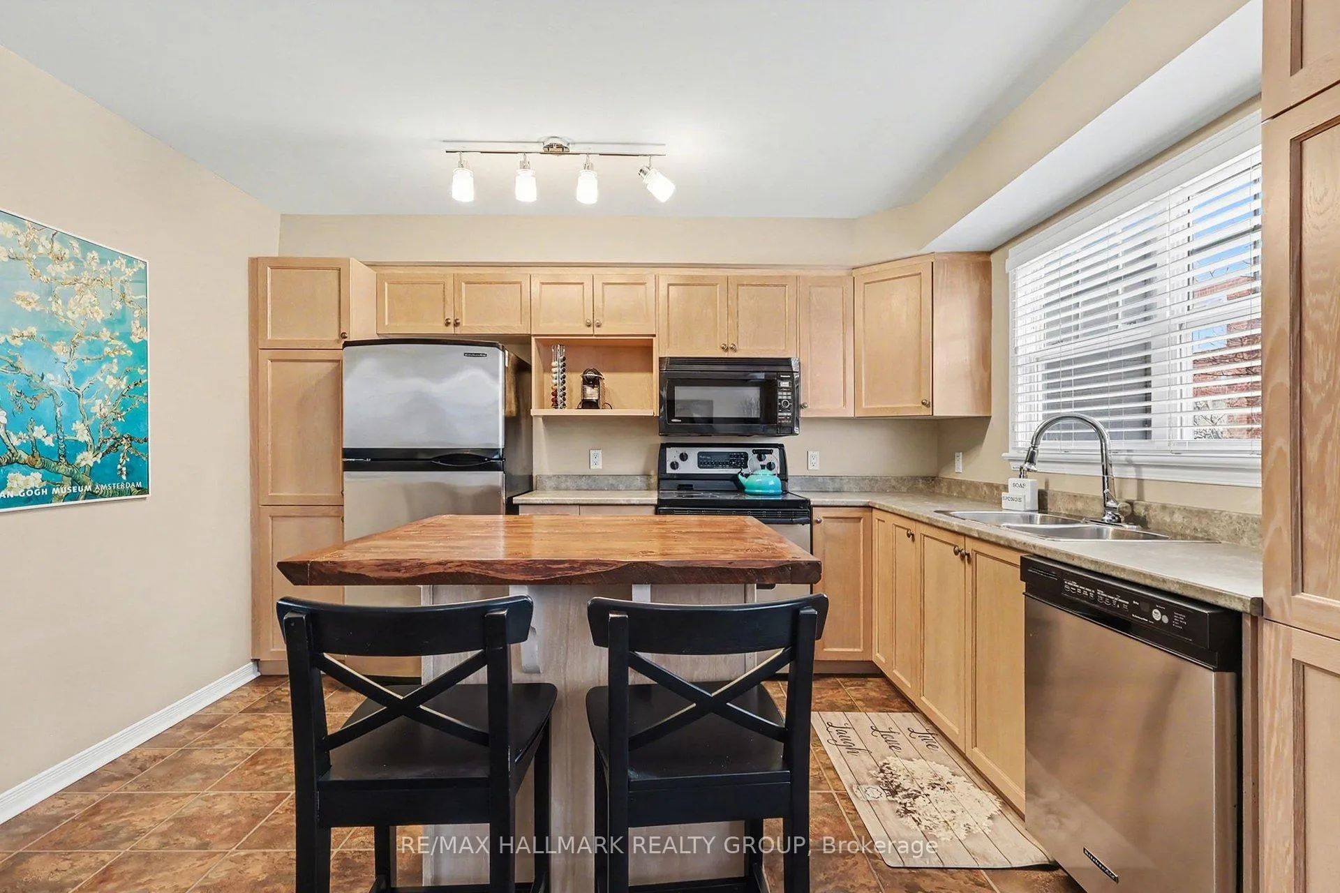 Photo 11 of 78 Jardin Private, Ottawa, Manor Park — HOMEH