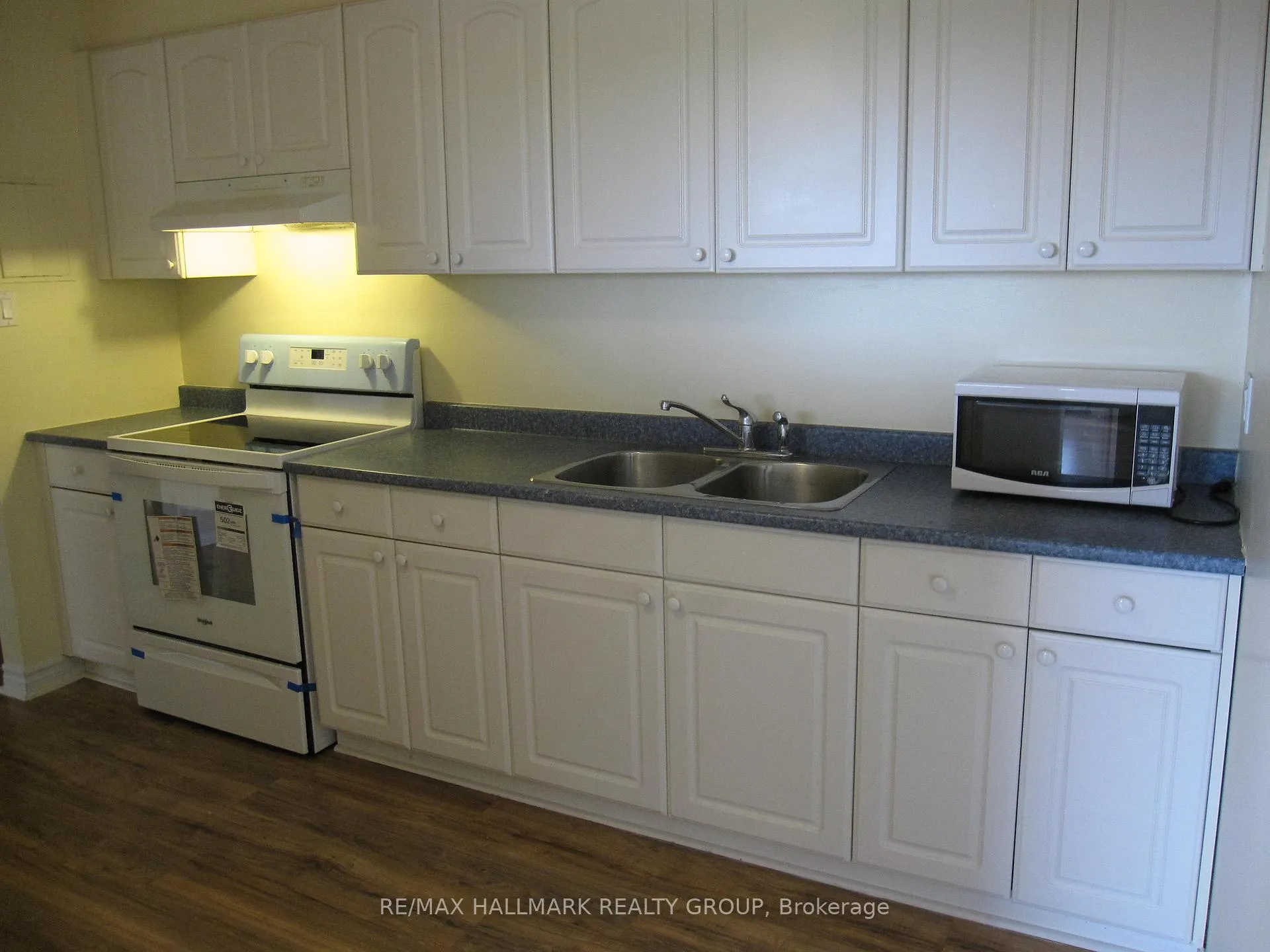 Photo 5 of Unit 12, 898 Elmsmere Road, Ottawa, Beacon Hill South — HOMEH