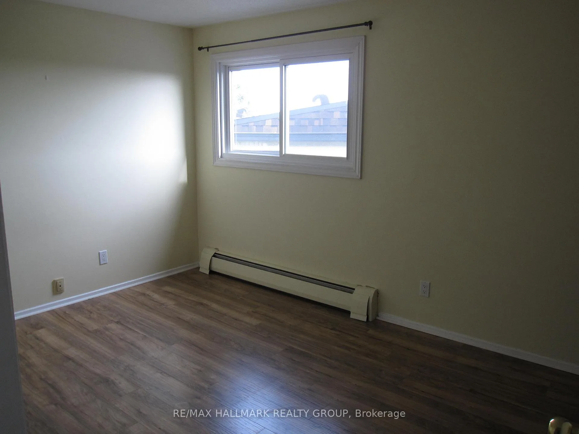 Photo 9 of Unit 12, 898 Elmsmere Road, Ottawa, Beacon Hill South — HOMEH