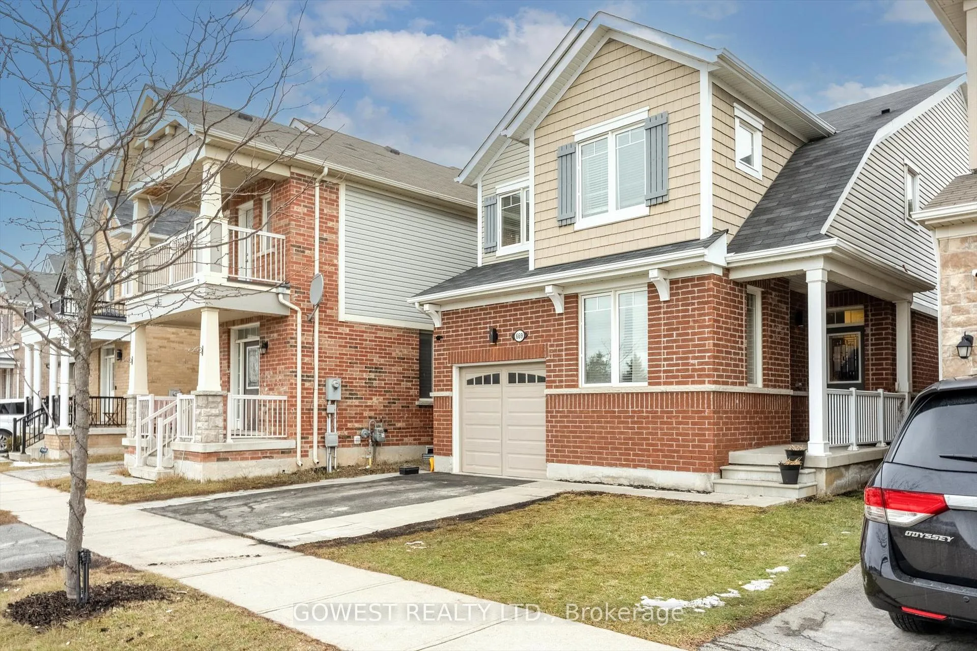 Photo 2 of 669 Gibson Crescent, Milton, Coates — HOMEH