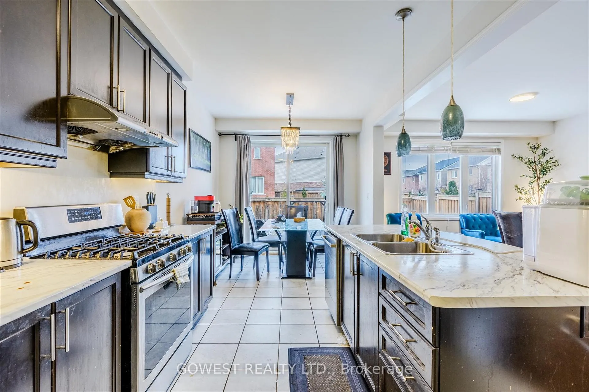 Photo 17 of 669 Gibson Crescent, Milton, Coates — HOMEH
