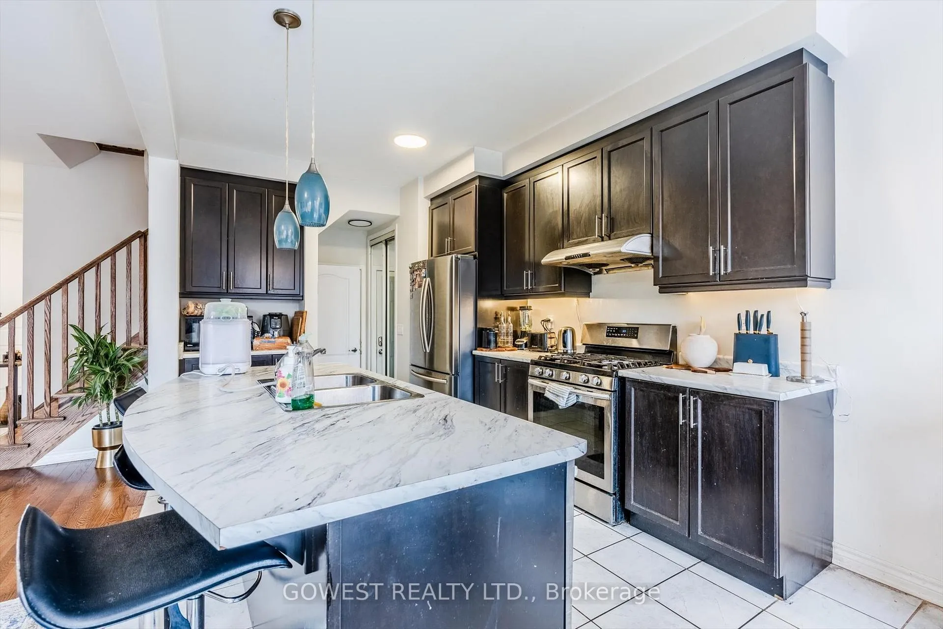 Photo 18 of 669 Gibson Crescent, Milton, Coates — HOMEH