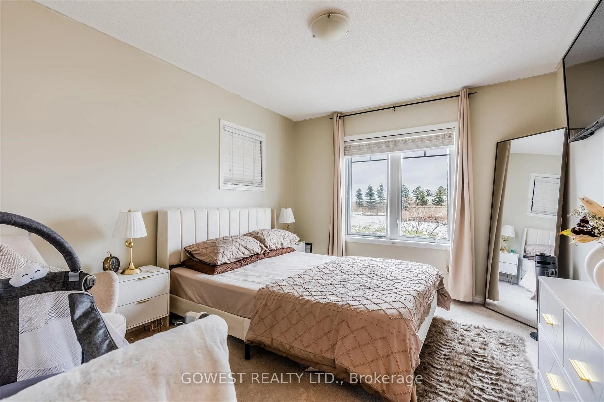Photo 23 of 669 Gibson Crescent, Milton, Coates — HOMEH