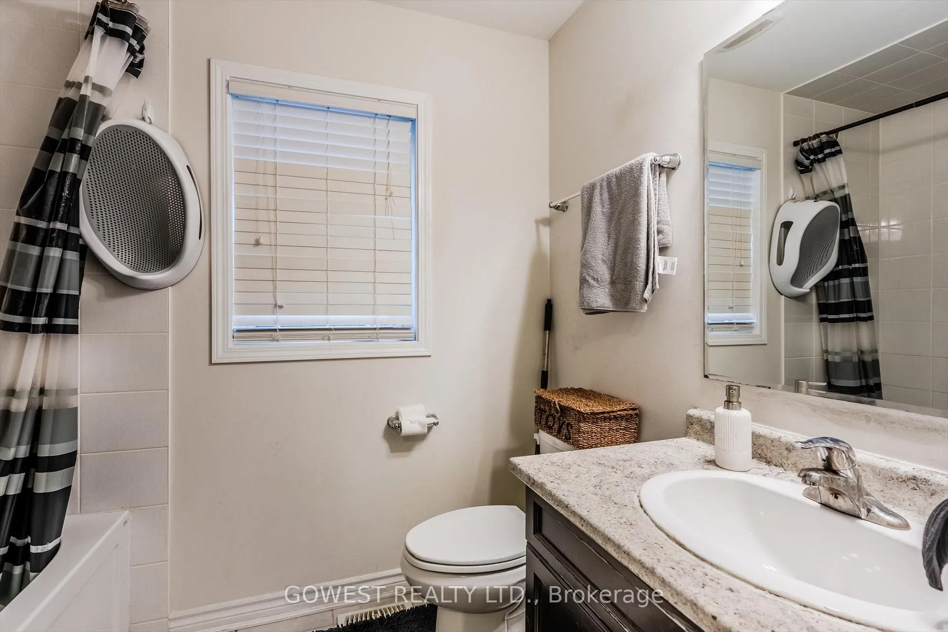 Photo 25 of 669 Gibson Crescent, Milton, Coates — HOMEH