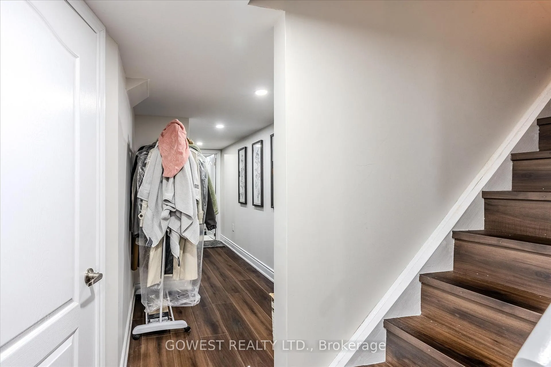 Photo 36 of 669 Gibson Crescent, Milton, Coates — HOMEH