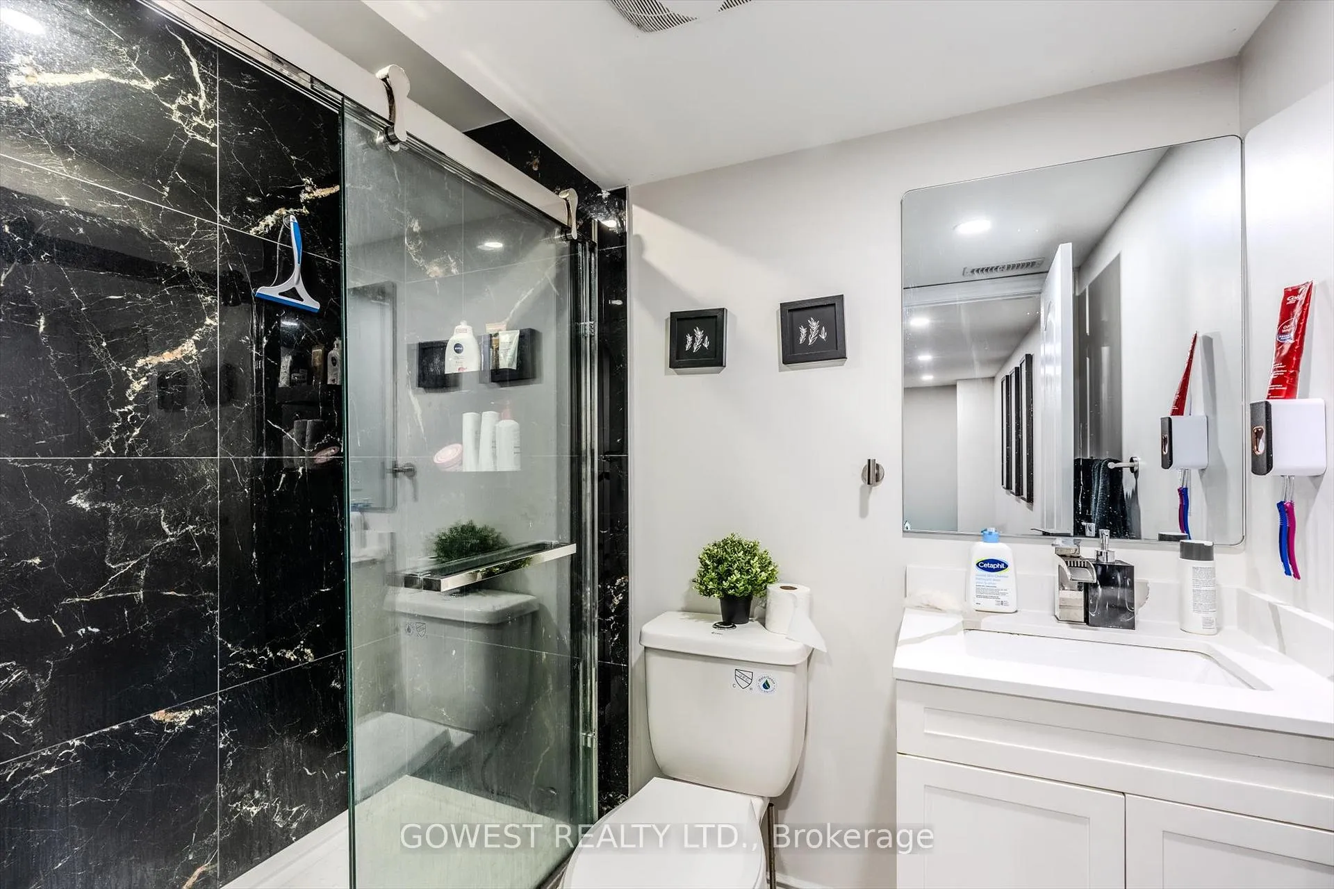 Photo 37 of 669 Gibson Crescent, Milton, Coates — HOMEH