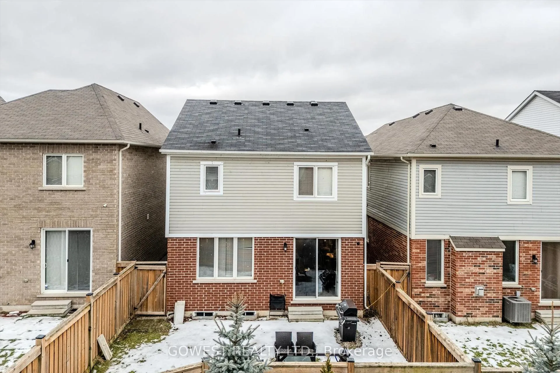 Photo 42 of 669 Gibson Crescent, Milton, Coates — HOMEH
