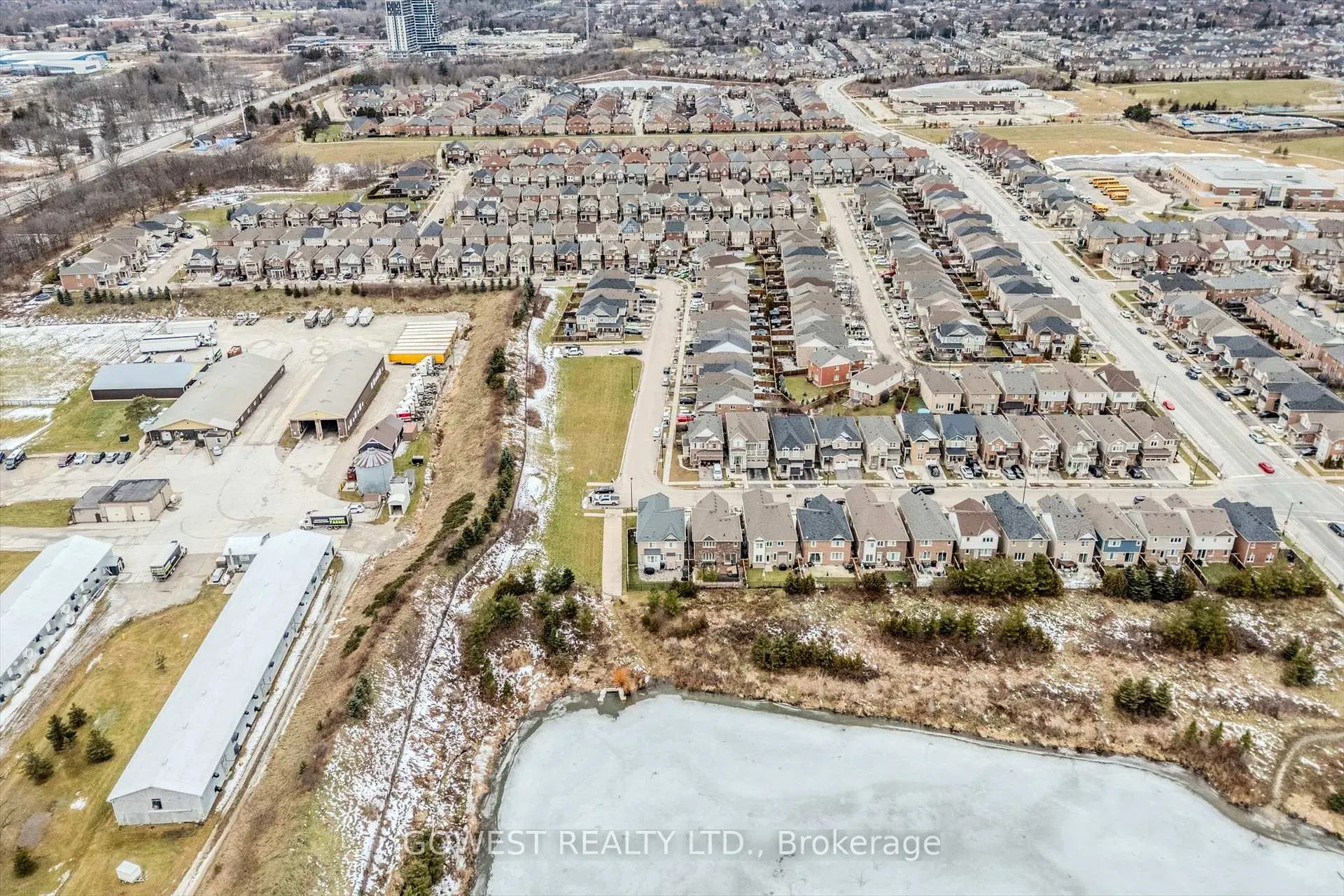 Photo 43 of 669 Gibson Crescent, Milton, Coates — HOMEH