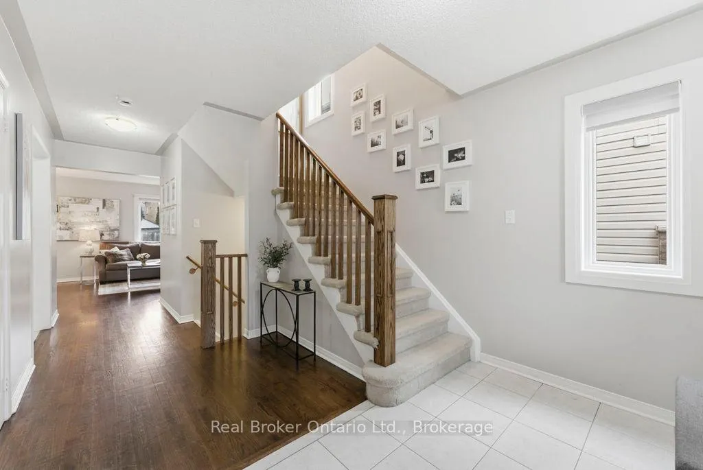 Photo 6 of 31 Four Winds Drive, Whitby, Port Whitby — HOMEH