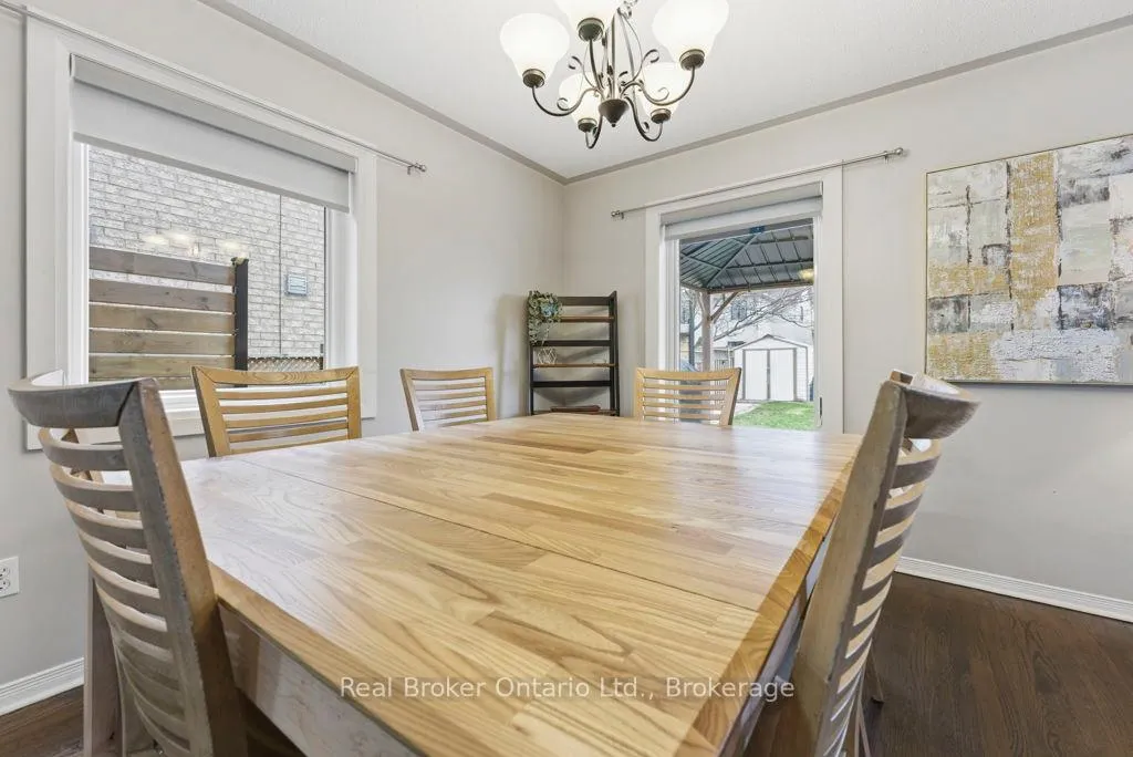 Photo 10 of 31 Four Winds Drive, Whitby, Port Whitby — HOMEH
