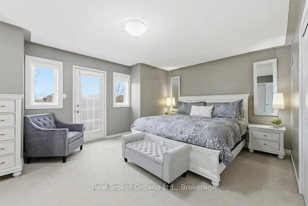Photo 17 of 31 Four Winds Drive, Whitby, Port Whitby — HOMEH