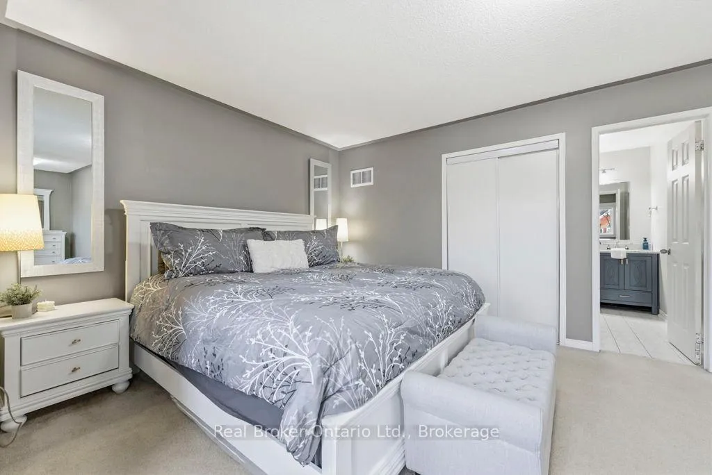 Photo 18 of 31 Four Winds Drive, Whitby, Port Whitby — HOMEH