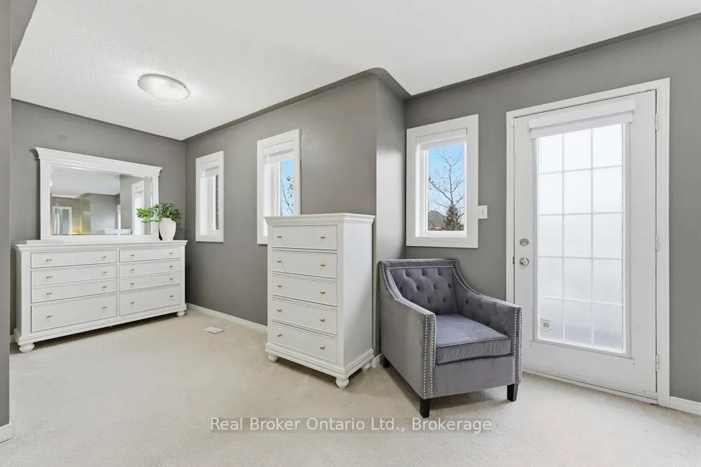 Photo 20 of 31 Four Winds Drive, Whitby, Port Whitby — HOMEH