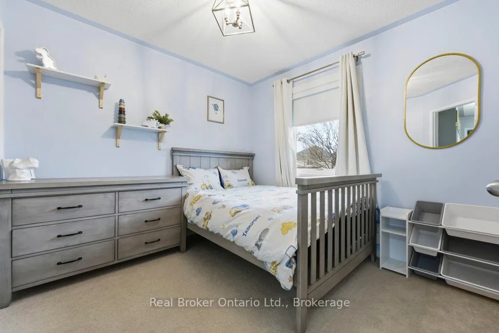 Photo 24 of 31 Four Winds Drive, Whitby, Port Whitby — HOMEH