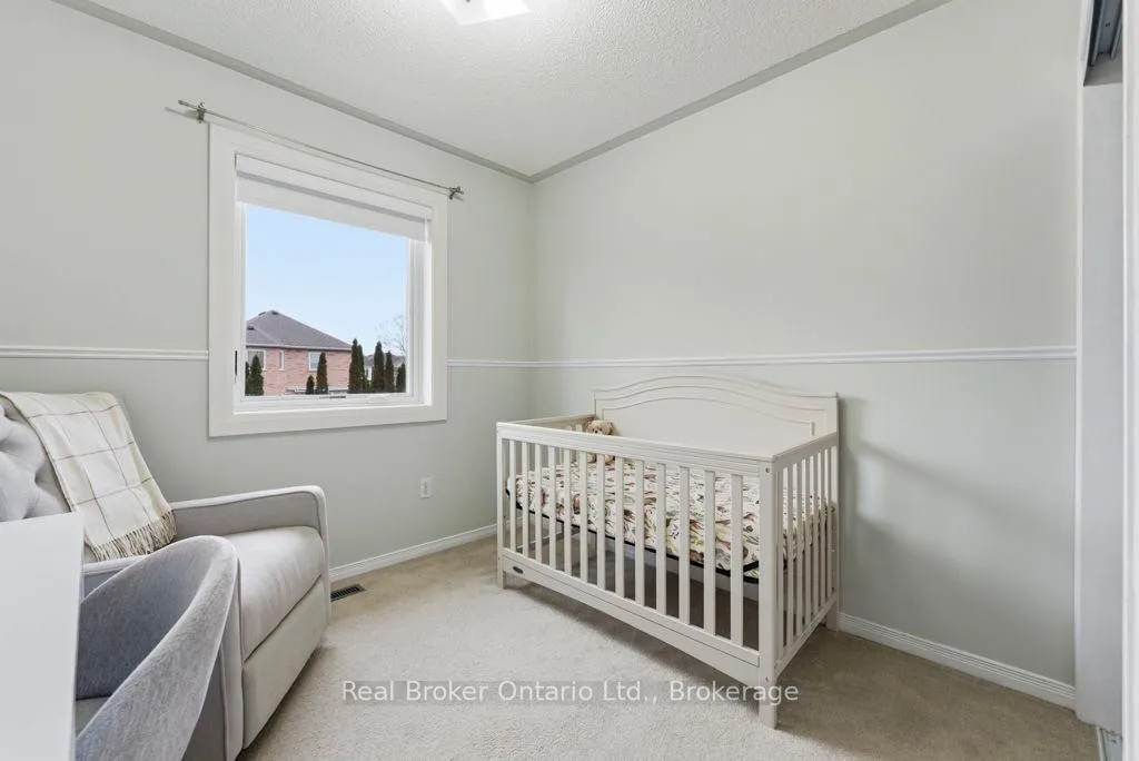 Photo 26 of 31 Four Winds Drive, Whitby, Port Whitby — HOMEH