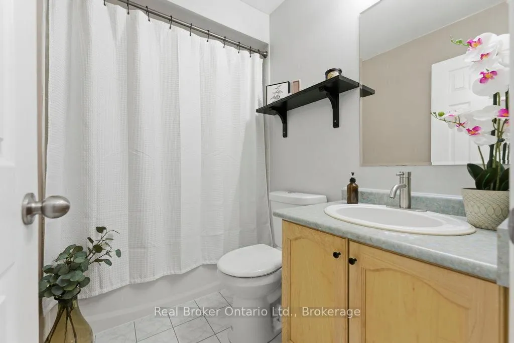 Photo 28 of 31 Four Winds Drive, Whitby, Port Whitby — HOMEH
