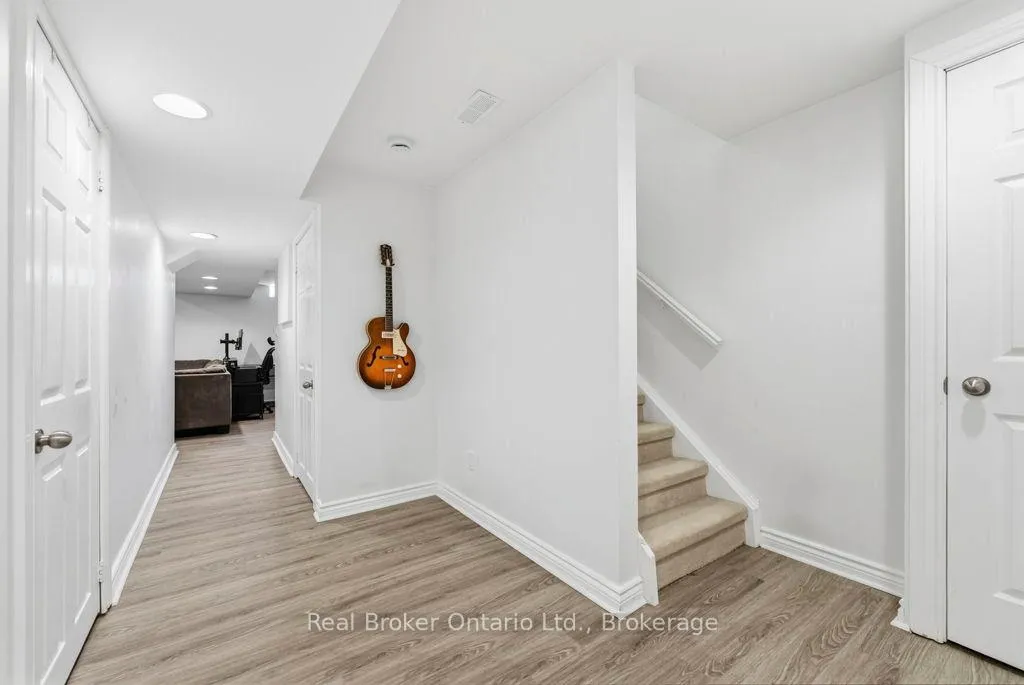 Photo 31 of 31 Four Winds Drive, Whitby, Port Whitby — HOMEH