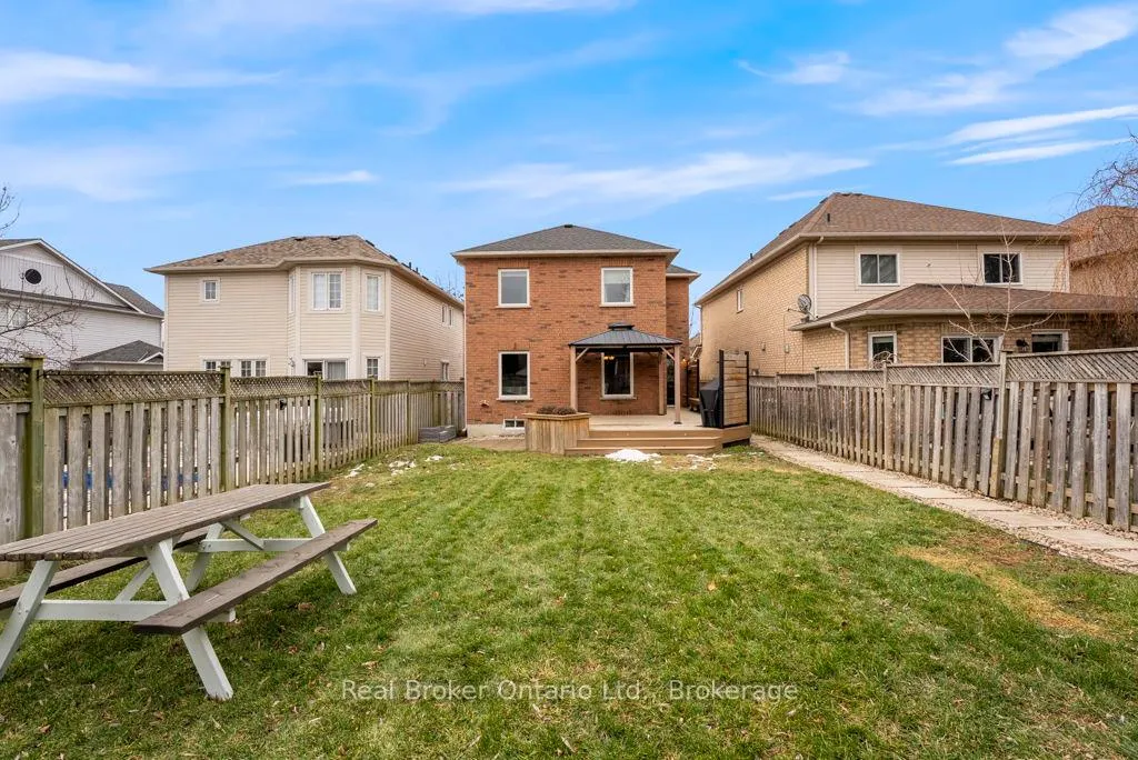 Photo 42 of 31 Four Winds Drive, Whitby, Port Whitby — HOMEH