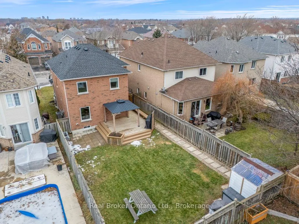 Photo 43 of 31 Four Winds Drive, Whitby, Port Whitby — HOMEH