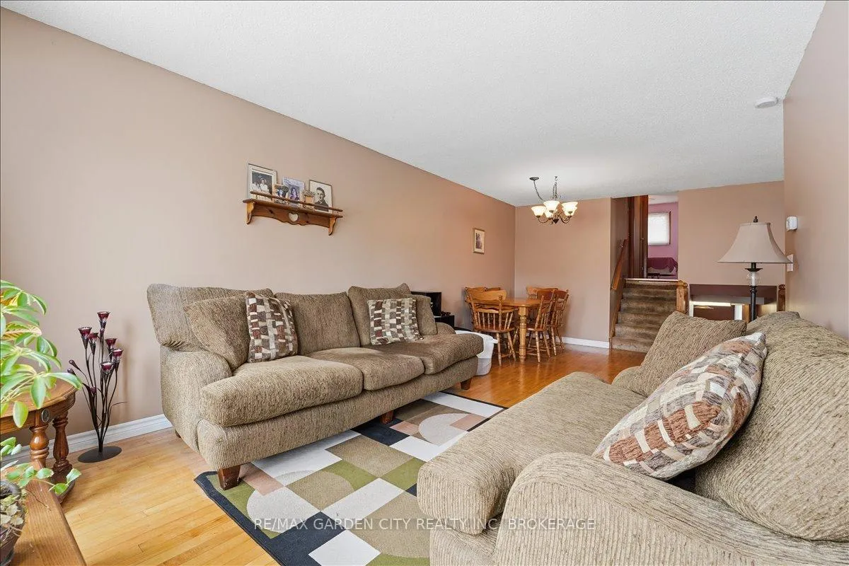 Photo 7 of 229 Windsor Street, Welland, Broadway — HOMEH