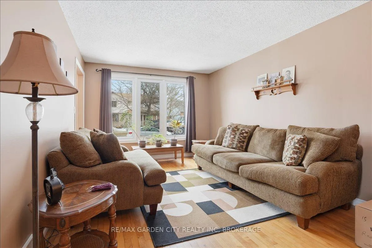 Photo 8 of 229 Windsor Street, Welland, Broadway — HOMEH