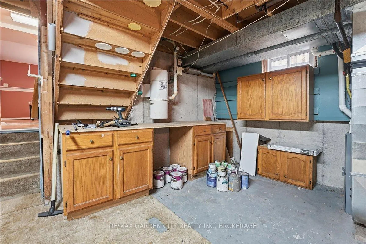 Photo 29 of 229 Windsor Street, Welland, Broadway — HOMEH