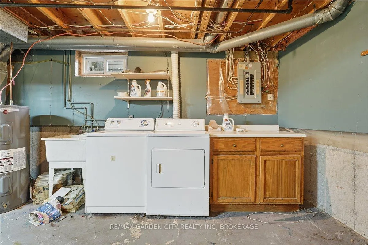 Photo 30 of 229 Windsor Street, Welland, Broadway — HOMEH