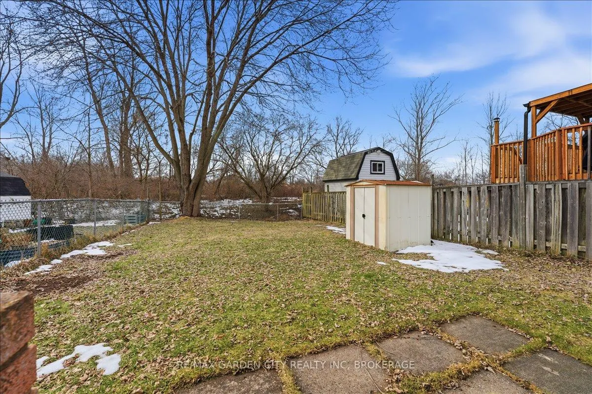 Photo 32 of 229 Windsor Street, Welland, Broadway — HOMEH