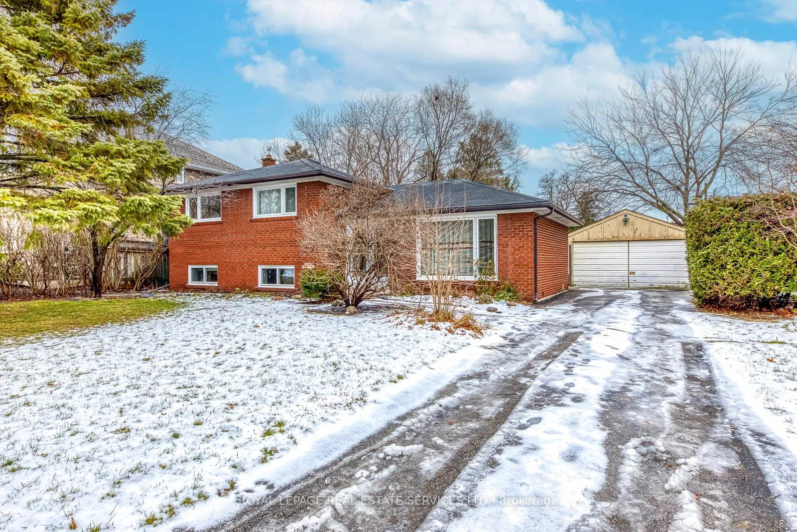 Photo 2 of 2420 Raymore Drive, Burlington, Brant — HOMEH