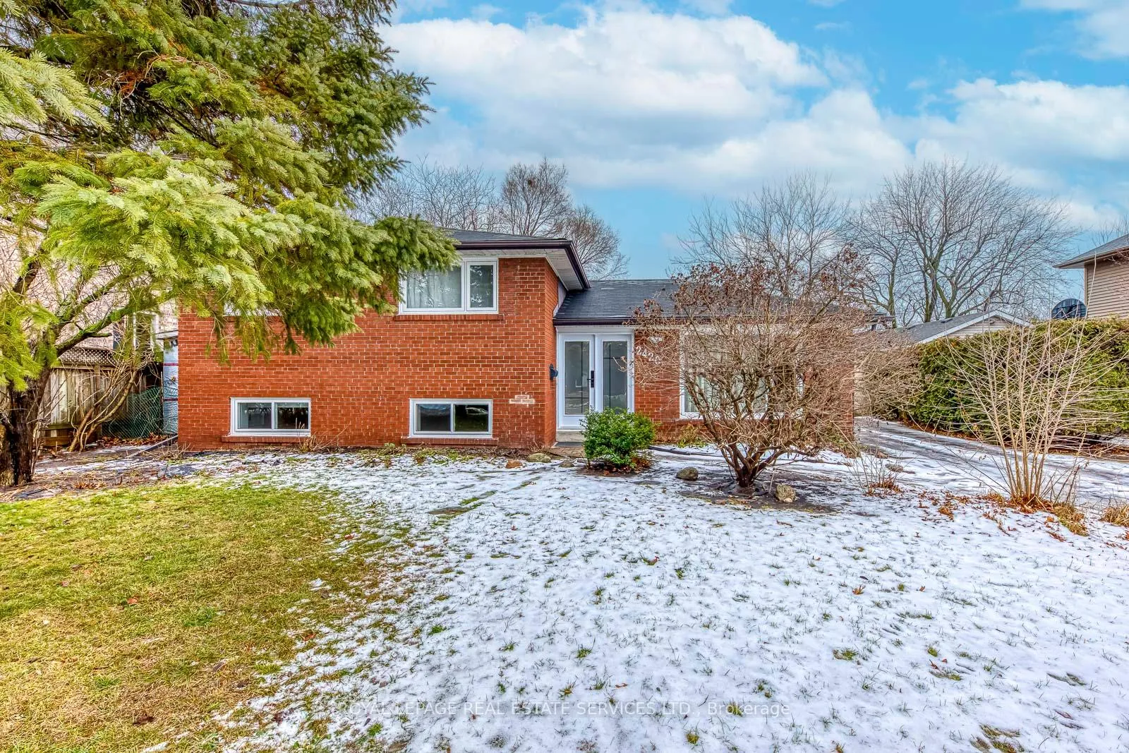 Photo 3 of 2420 Raymore Drive, Burlington, Brant — HOMEH