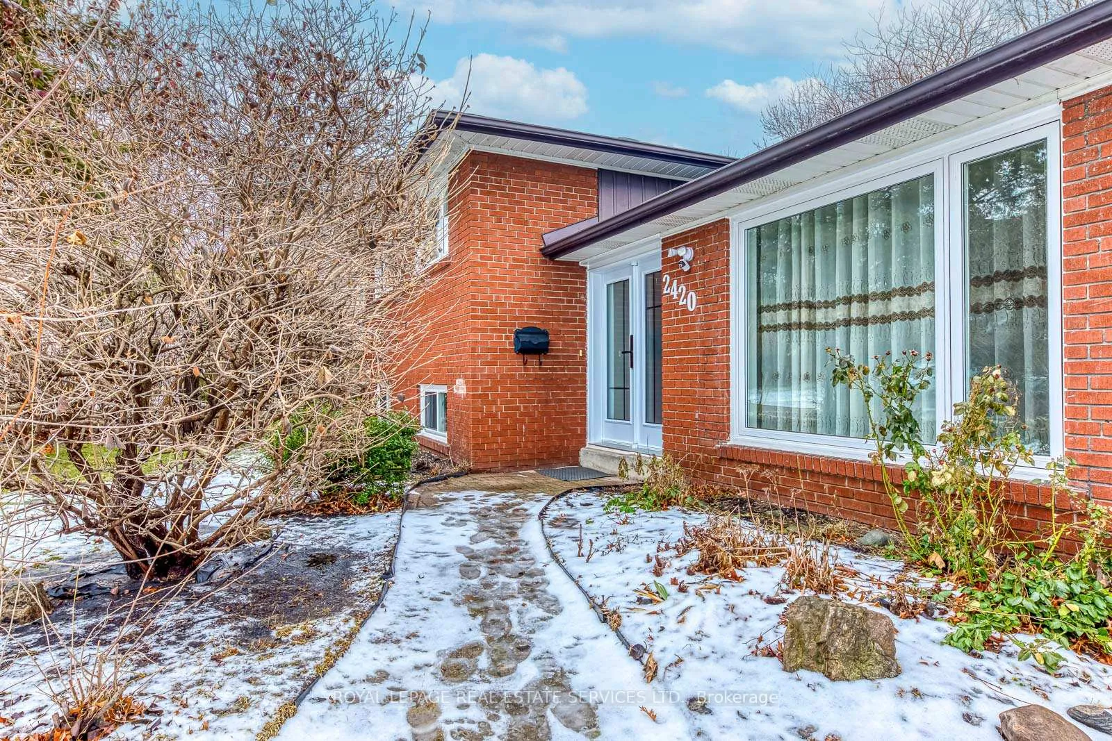 Photo 4 of 2420 Raymore Drive, Burlington, Brant — HOMEH