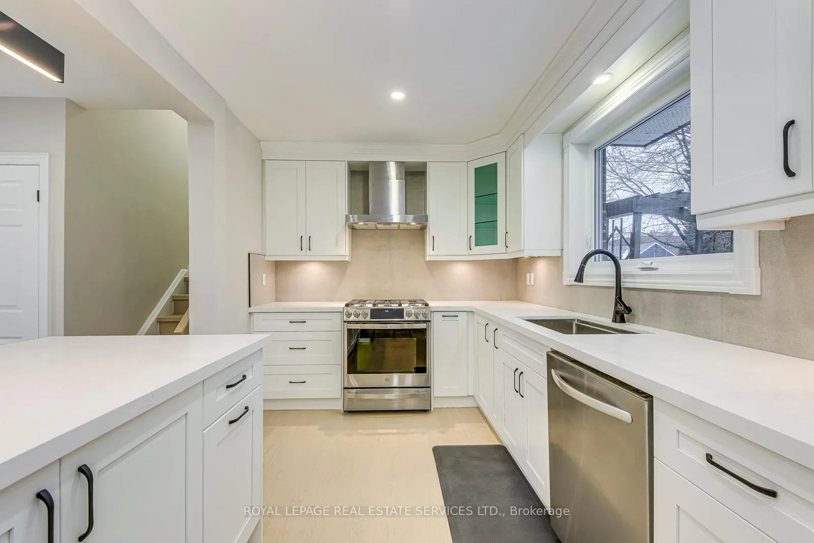 Photo 14 of 2420 Raymore Drive, Burlington, Brant — HOMEH