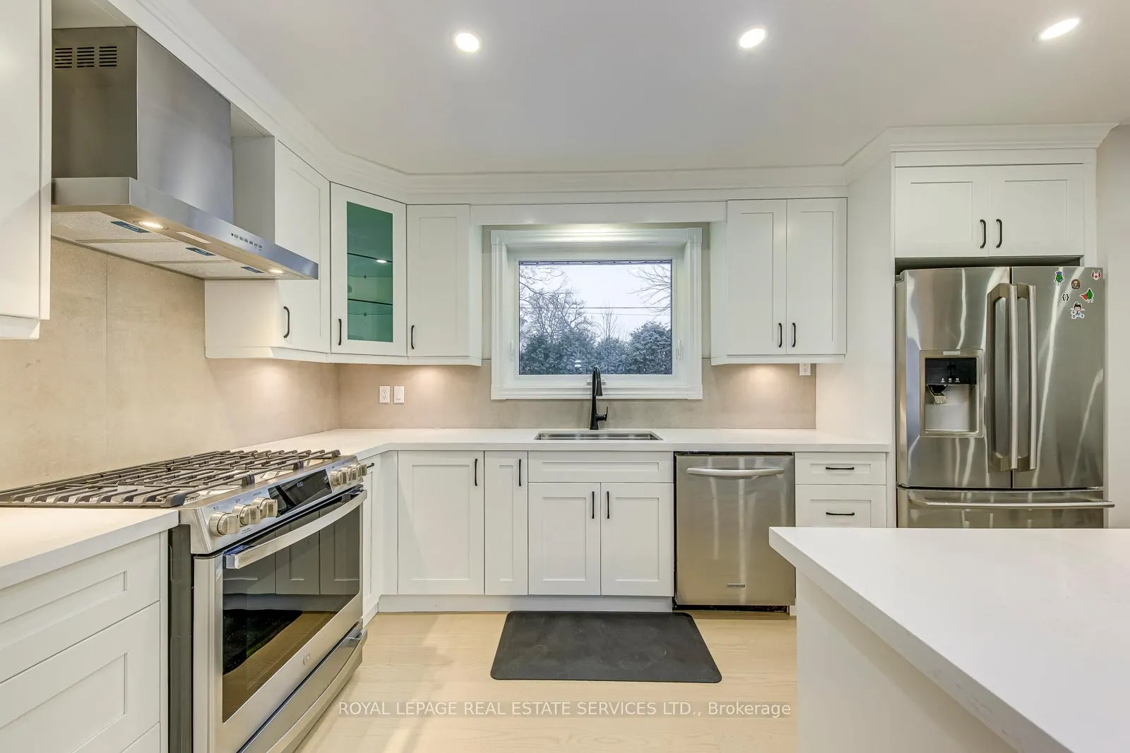 Photo 16 of 2420 Raymore Drive, Burlington, Brant — HOMEH